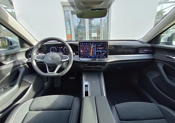 Volkswagen Passat cena 205900 przebieg: 10, rok produkcji 2024 z Dębica małe 466